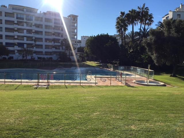 Large And Elegant In Puerto Banus With Pools And Paddle Apartment Марбеля Екстериор снимка