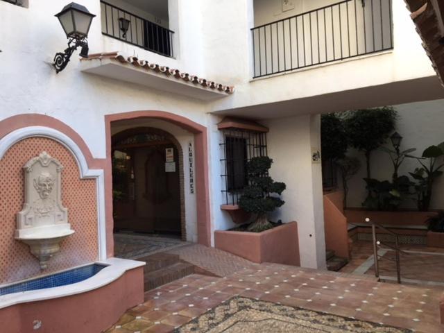 Large And Elegant In Puerto Banus With Pools And Paddle Apartment Марбеля Екстериор снимка