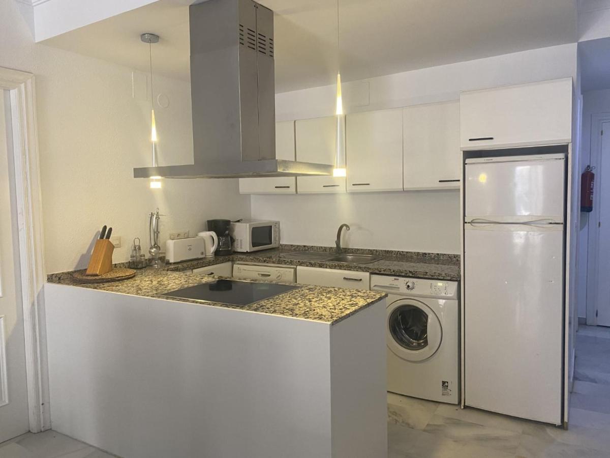 Large And Elegant In Puerto Banus With Pools And Paddle Apartment Марбеля Екстериор снимка