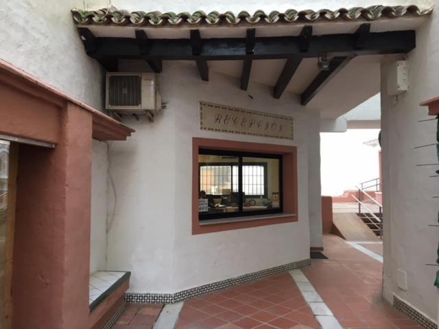 Large And Elegant In Puerto Banus With Pools And Paddle Apartment Марбеля Екстериор снимка